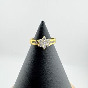 Vintage 18kt Gold Plated Floral Cluster Ring Clear Rhinestones Flower Star Glam